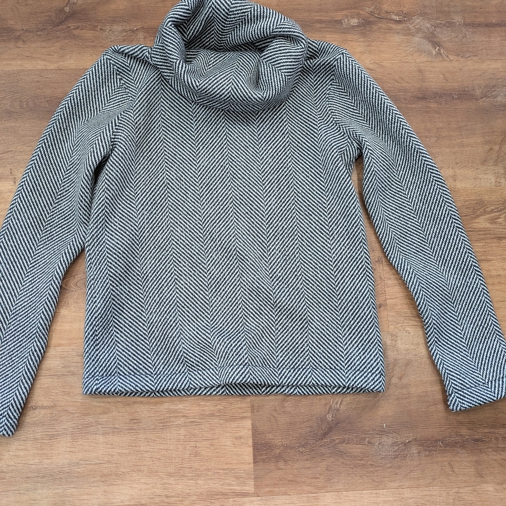 NWOT J Crew Black and White Herringbone Sweater